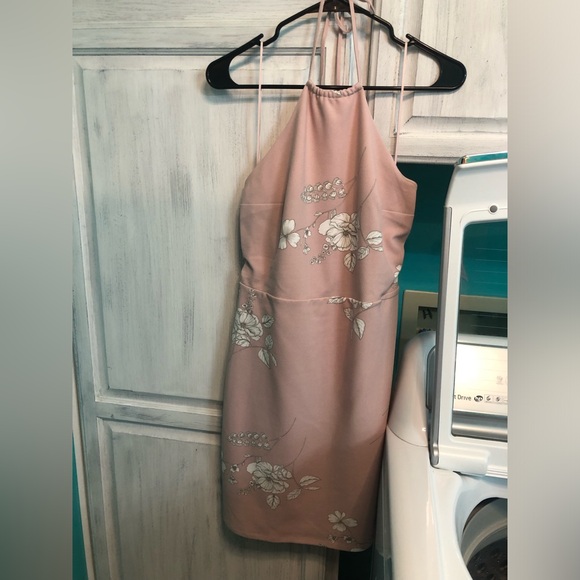 Express halter dress - Picture 5 of 8